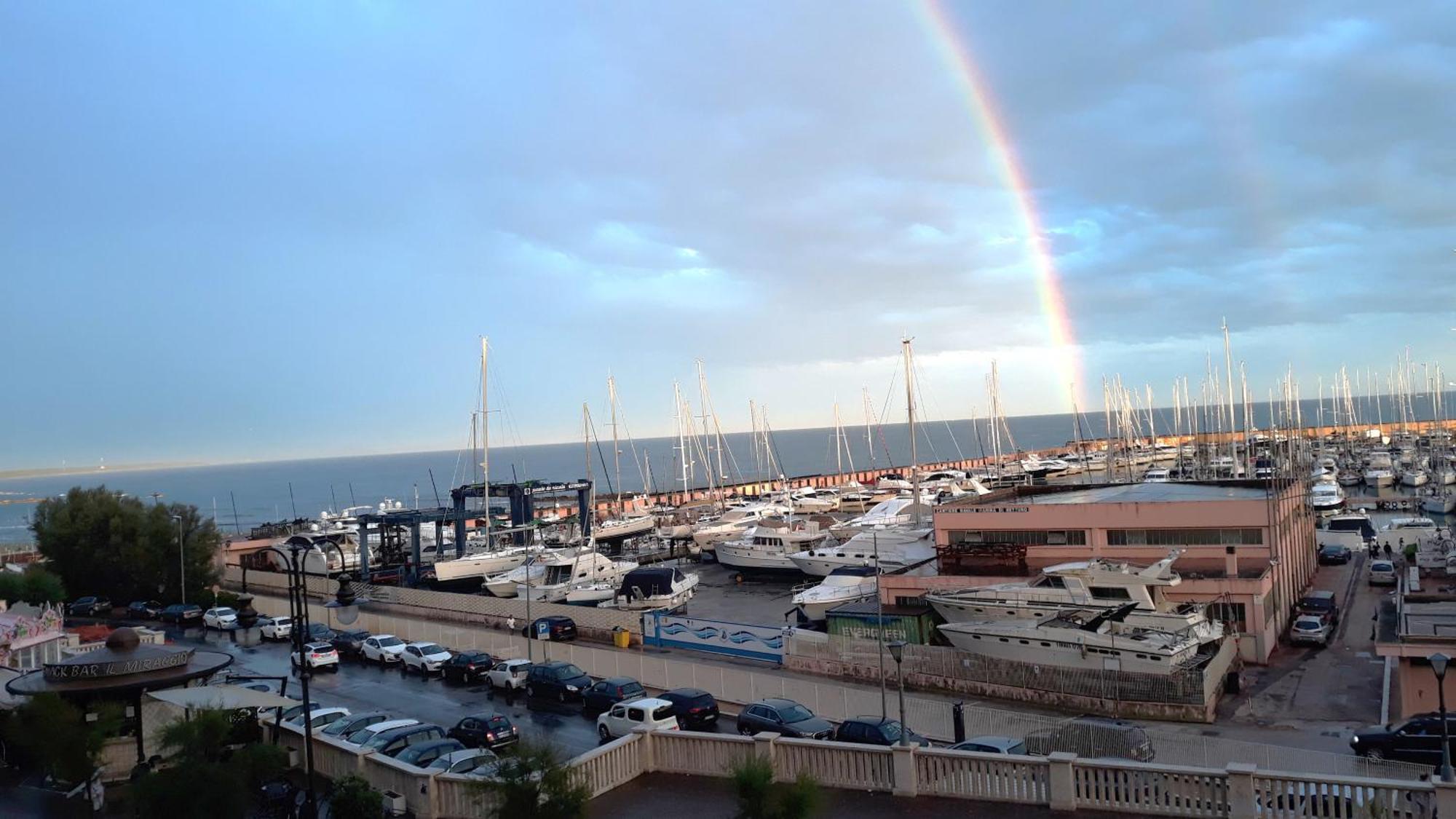 Spazioso Appartamento Sul Lungomare Di Nettuno Exterior foto